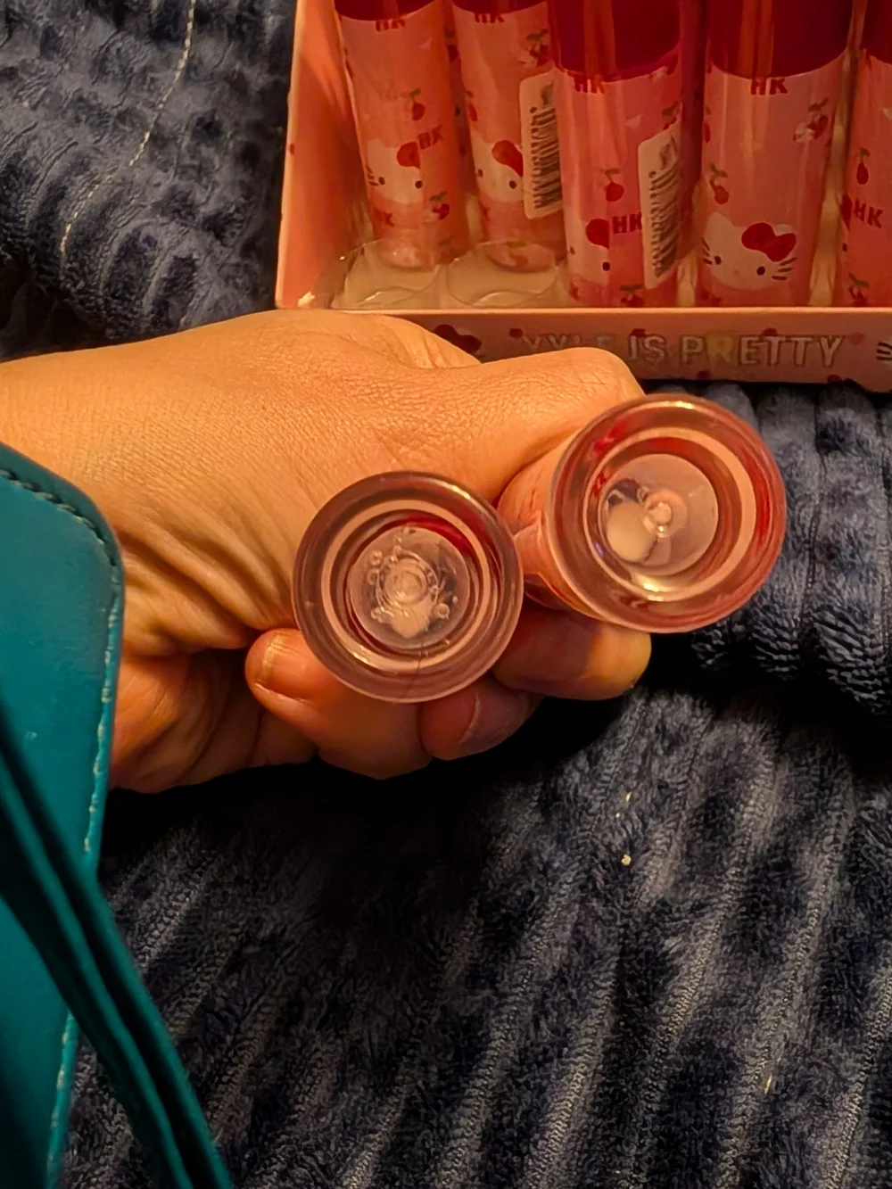 24 Hello Kitty  Strawberry Lip Oil